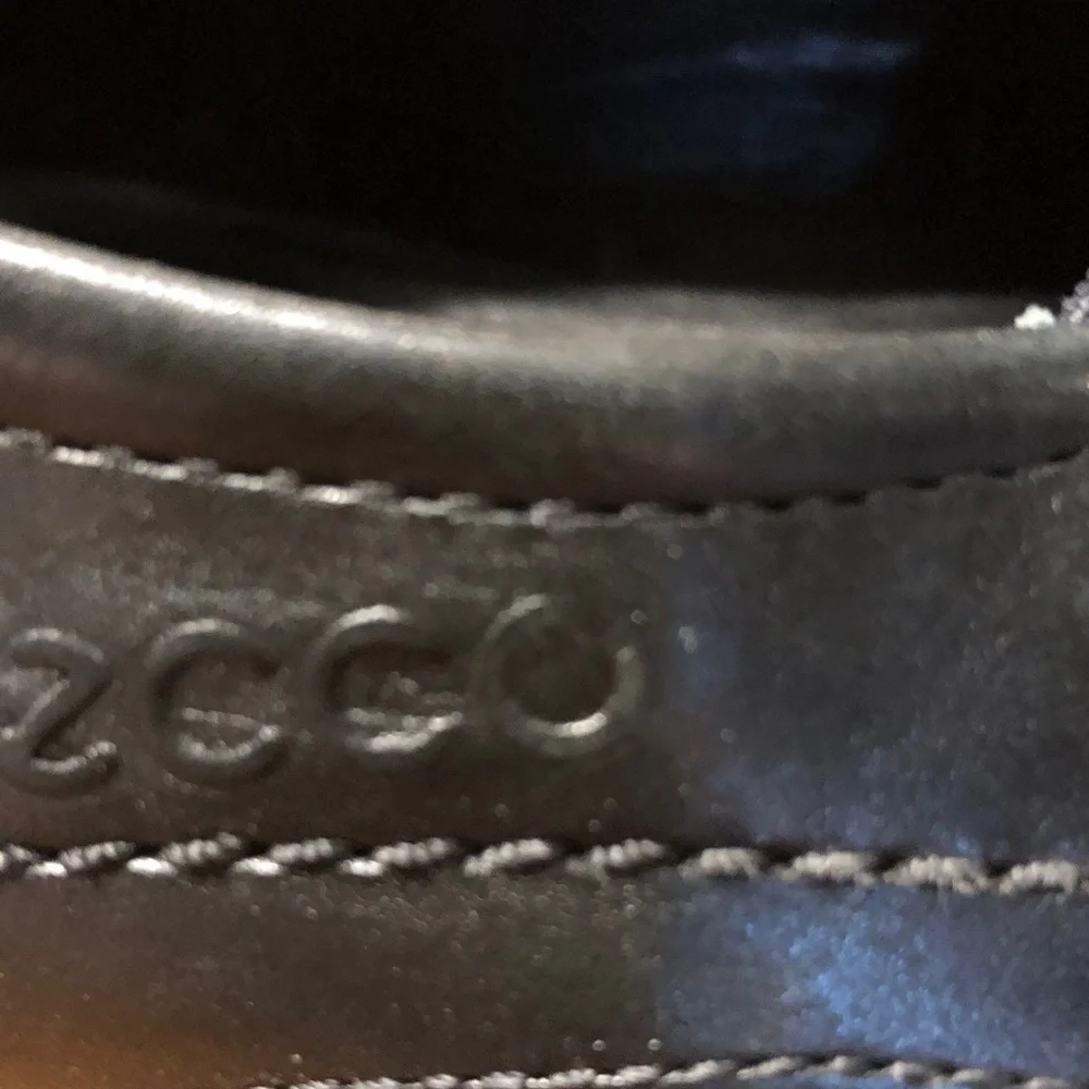 Ecco Black Leather Slip-On Loafers